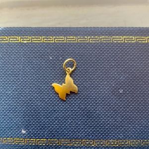 DODO butterfly 18k charm